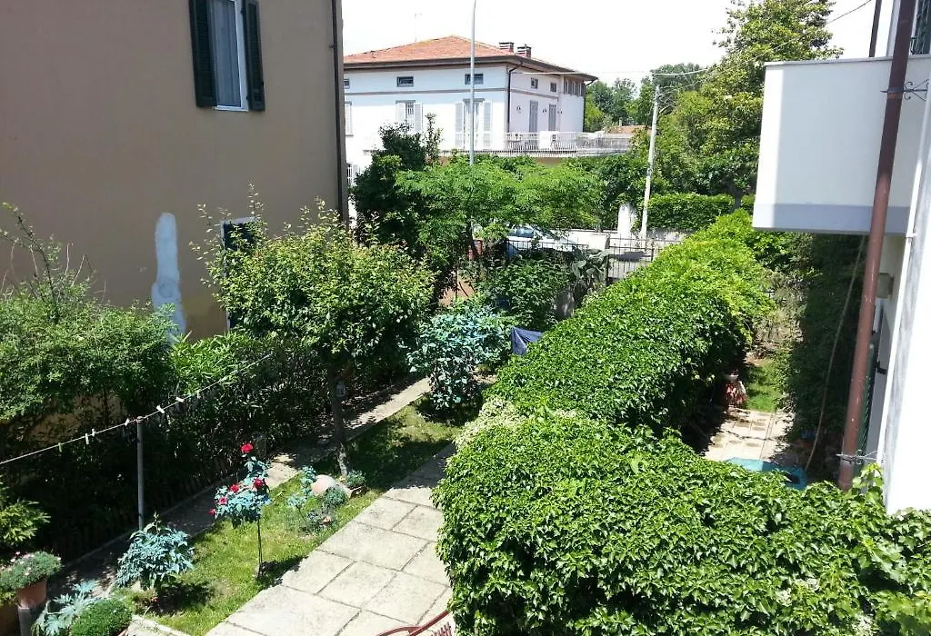 A Due Passi Dal Centro Bed&Breakfast-1